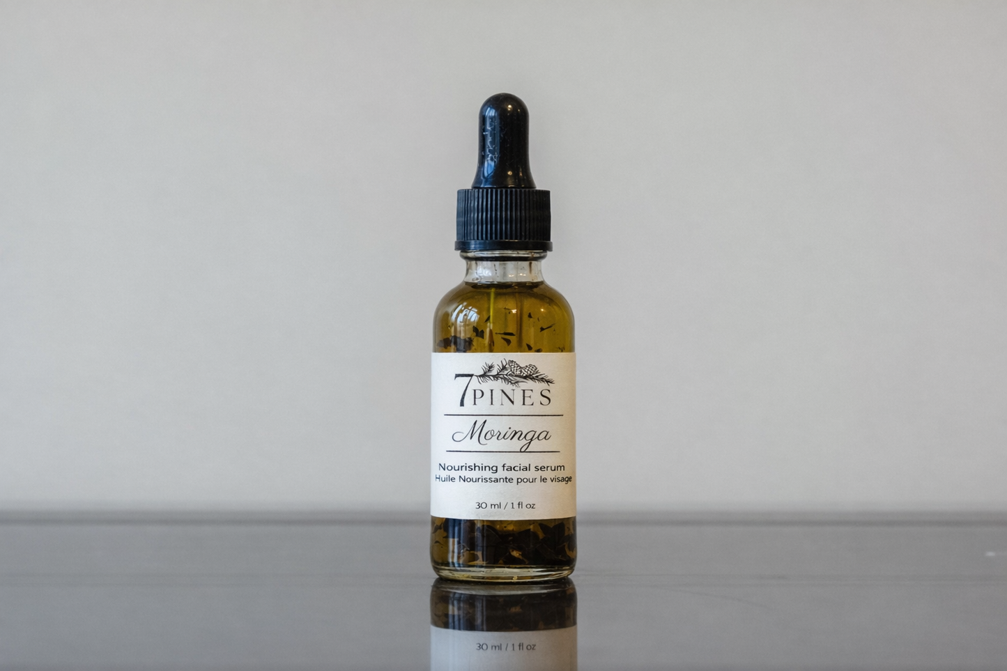Nourishing Anti-Aging Facial Serum with Moringa